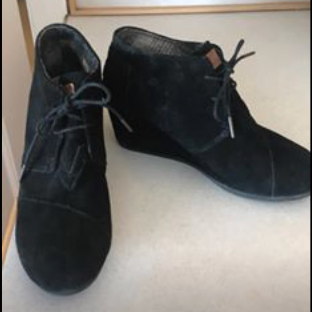 Toms Suede Booties